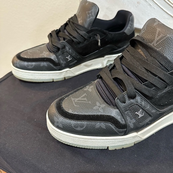 Gently used authentic Louis Vuitton sneakers - Picture 2 of 6